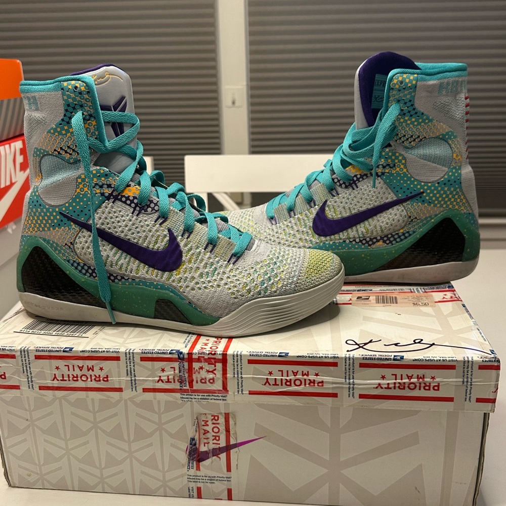 Nike Kobe Bryant 9 Elite Hero
Draft Day Expression size 10 excellent condition